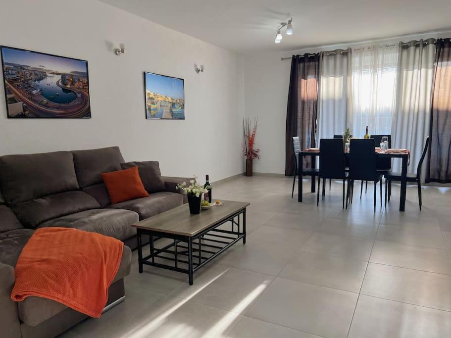 Modern Apartment In Marsaskala Exterior photo